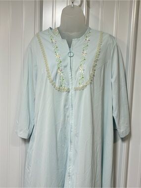 Women’s Light Blue Embroidered Zip-Front Nightgown